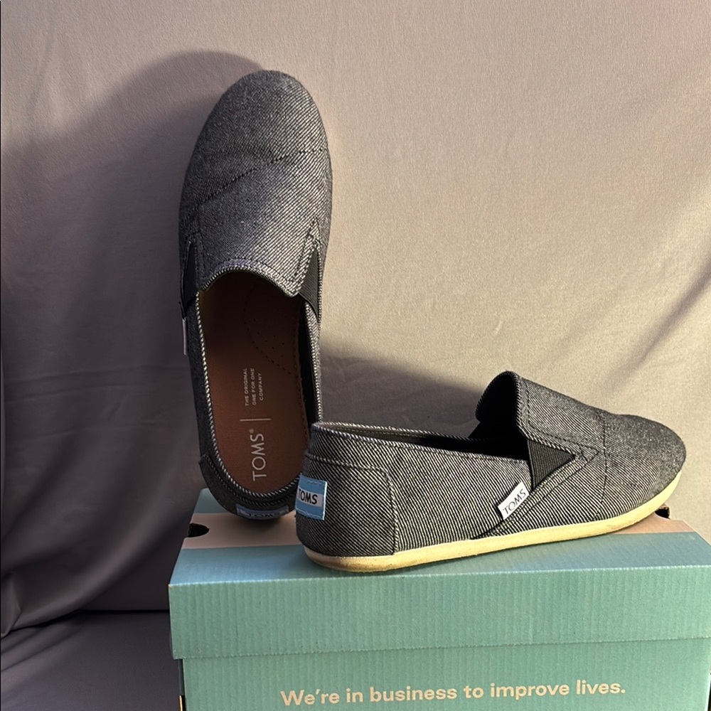 TOMS Women’s Gray Slip-On Shoes